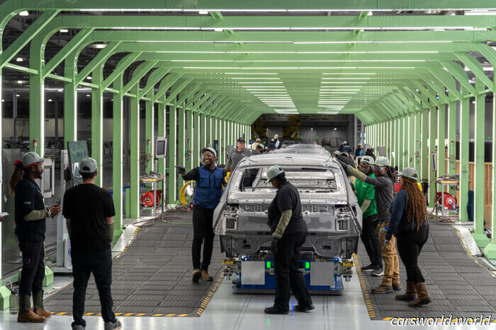 Los Aranceles Automotrices De Trump Serán Específicos: ¿Qué Significa Eso Para La Industria? / Carscoops